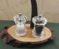 Menage mit Salz- und Pfeffermühle