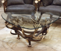 Triangeltisch im Jagdstil